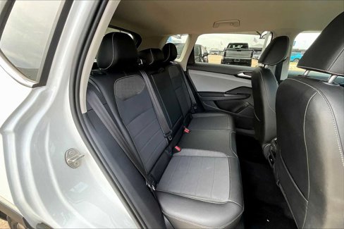 Used 2023 Volkswagen Taos SE image 18