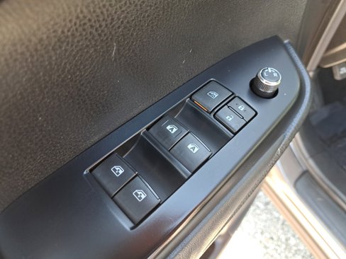 Used 2015 Toyota Highlander XLE image 17