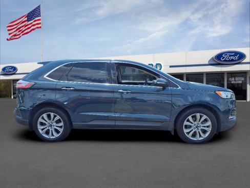 Used 2019 Ford Edge Titanium w/ Cold Weather Package image 2