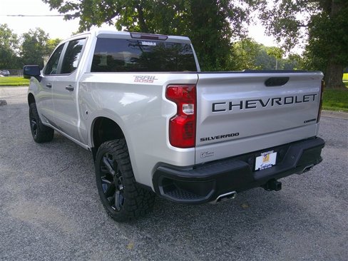 Used 2022 Chevrolet Silverado 1500 Custom Trail Boss w/ LPO, Dark Essentials Package image 3