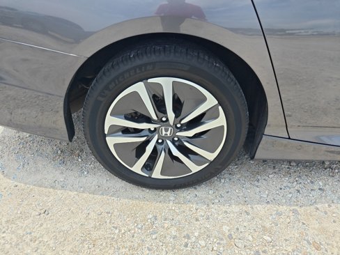 Used 2019 Honda Accord Hybrid image 9