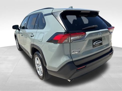 Used 2019 Toyota RAV4 XLE image 6