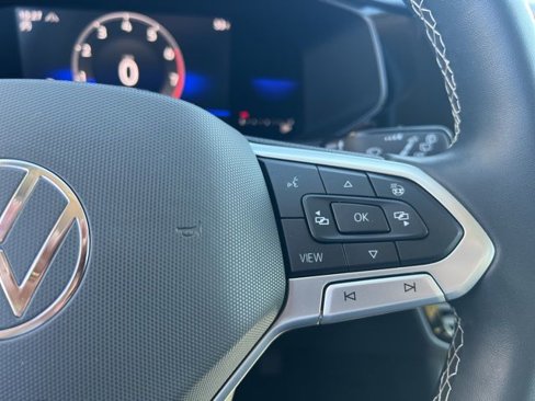 Certified 2022 Volkswagen Taos SE w/ IQ.Drive SE Package image 25