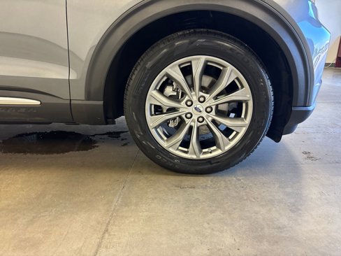 Used 2022 Ford Explorer Limited image 26