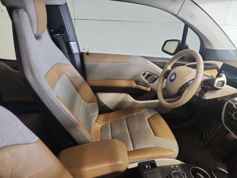 Used 2014 BMW i3 w/ Range Extender image 11