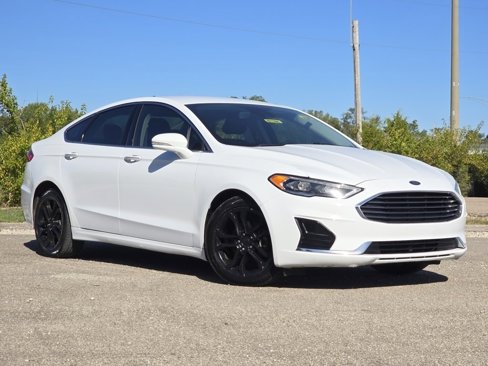 Used 2019 Ford Fusion SEL image 2