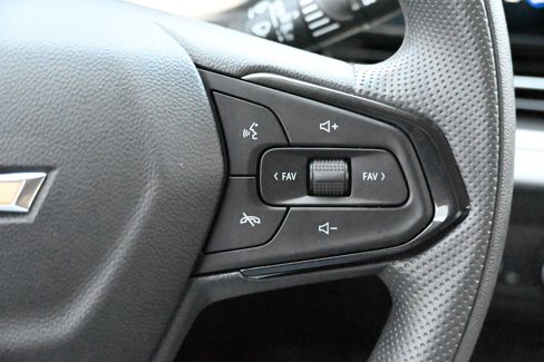 Used 2025 Chevrolet Trax LS w/ LS Convenience Package image 30