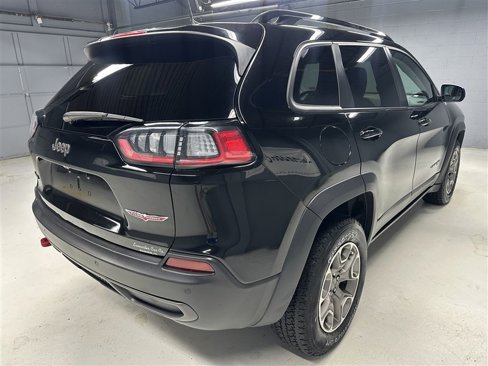 Used 2022 Jeep Cherokee Trailhawk image 6