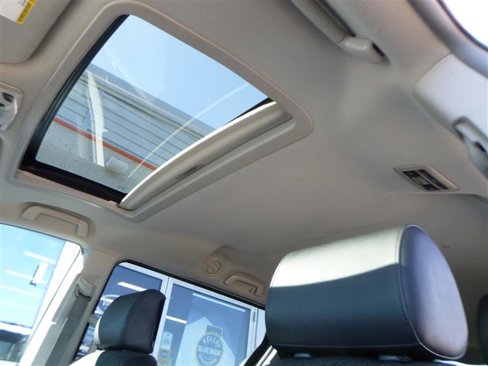 Used 2012 Toyota Sienna SE image 17
