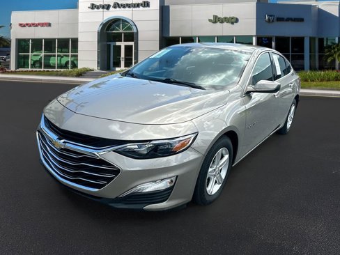Used 2022 Chevrolet Malibu LS w/ Driver Confidence Package II image 4