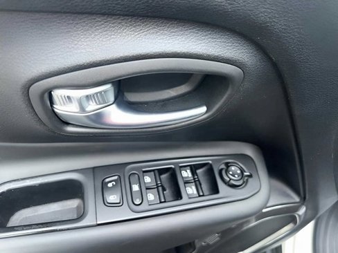 Used 2022 Jeep Renegade Latitude image 5