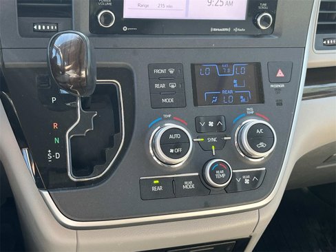 Used 2020 Toyota Sienna XLE image 31