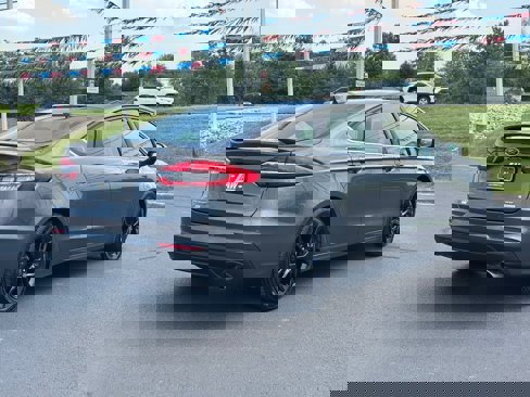 Used 2020 Ford Fusion SE w/ Equipment Group 151A image 5