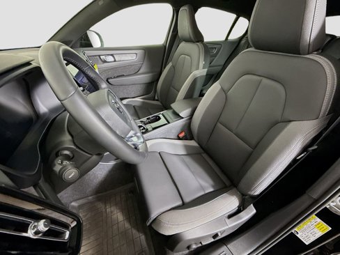 Used 2023 Volvo C40 Recharge Core w/ Protection Package Premier image 20