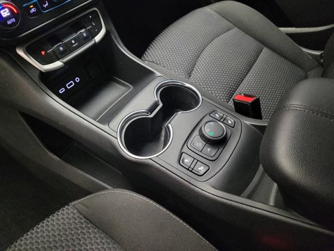 Used 2023 GMC Terrain SLE w/ Driver Convenience Package image 26