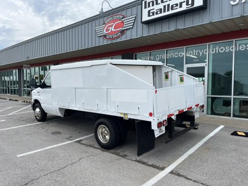 Used 2011 Ford E-450 and Econoline 450 Super Duty image 4