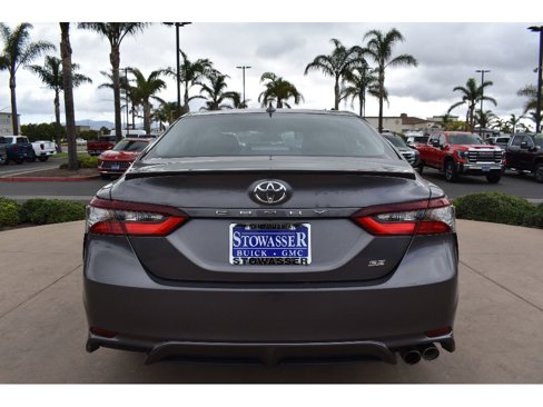 Used 2023 Toyota Camry SE image 4