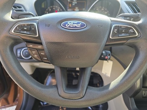 Used 2017 Ford Escape SE image 32