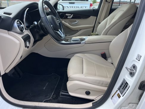Used 2022 Mercedes-Benz GLC 300 image 7