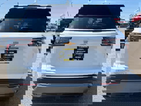 New 2026 Chevrolet Equinox LT image 4