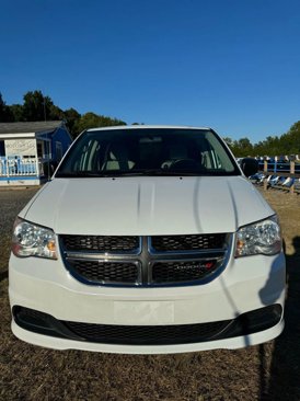 Used 2016 Dodge Grand Caravan SE w/ Quick Order Package 29E SE image 2