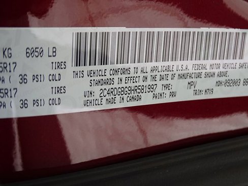 Used 2017 Dodge Grand Caravan SE image 13