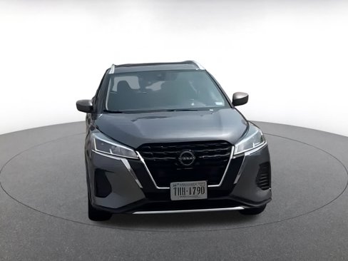 Used 2024 Nissan Kicks SV image 6