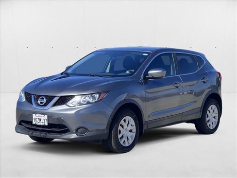 Used 2017 Nissan Rogue Sport S image 1