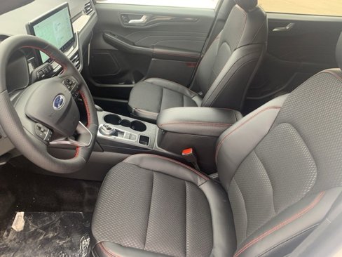 New 2025 Ford Escape ST-Line w/ Tech Pack #1 image 17