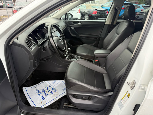 Used 2019 Volkswagen Tiguan SE w/ Panoramic Sunroof Package image 20