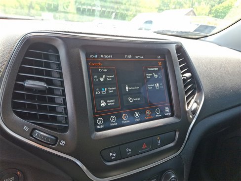 Used 2021 Jeep Cherokee Trailhawk w/ Technology Group image 23