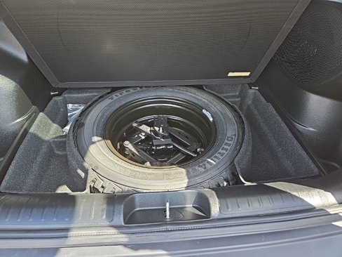 Used 2019 Jeep Cherokee Trailhawk w/ Cold Weather Group image 41