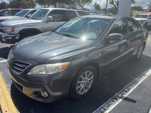 Used 2011 Toyota Camry XLE image 3