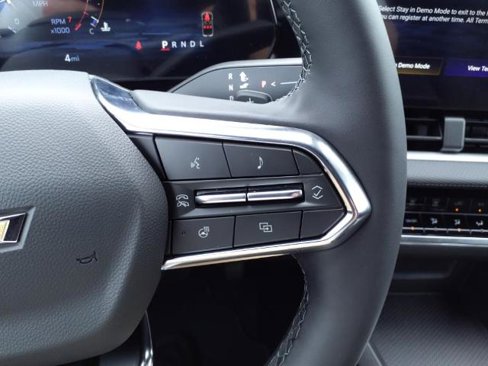 New 2025 Chevrolet Equinox LT w/ Safety and Technology Package image 11