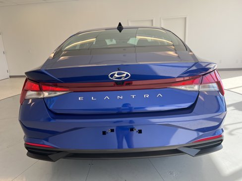 Used 2023 Hyundai Elantra SEL w/ Preferred Accessory Package image 61