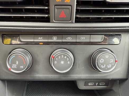 Used 2022 Volkswagen Jetta Sport image 18