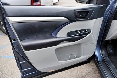 Used 2019 Toyota Highlander LE image 23