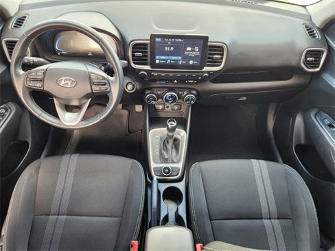 Used 2024 Hyundai Venue SEL image 26