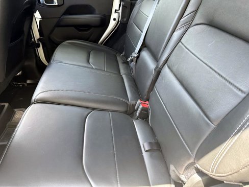 Used 2022 Jeep Wrangler Unlimited Sahara w/ Cold Weather Group image 8
