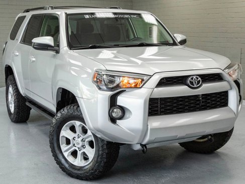 Used 2017 Toyota 4Runner SR5 image 6