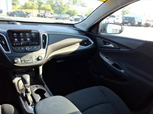 Used 2025 Chevrolet Malibu LS image 14