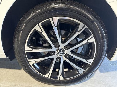 Used 2024 Volkswagen Jetta Sport image 14