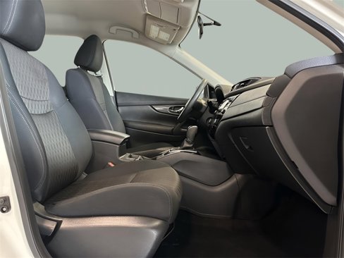 Used 2017 Nissan Rogue S image 21
