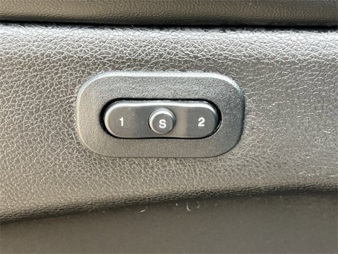 Used 2019 Jeep Grand Cherokee Limited image 16