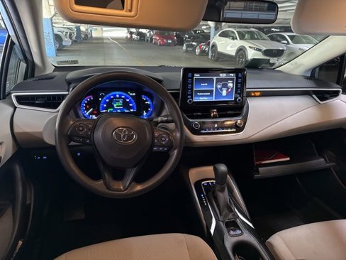 Used 2022 Toyota Corolla LE image 5