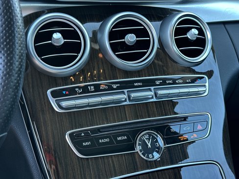 Used 2018 Mercedes-Benz C 300 4MATIC Sedan image 33