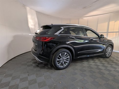 New 2025 INFINITI QX50 Luxe image 10