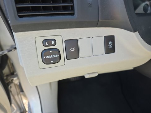 Used 2010 Toyota Venza image 24