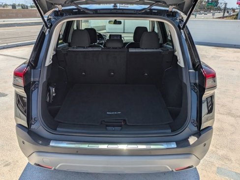 Used 2023 Nissan Rogue SV image 10