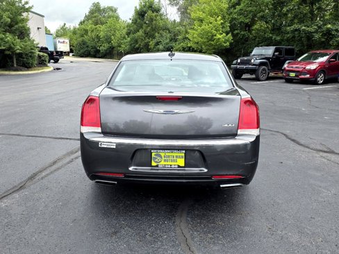 Used 2016 Chrysler 300 Limited image 6